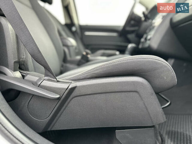 Серый Додж Джорни, объемом двигателя 1.97 л и пробегом 194 тыс. км за 7650 $, фото 104 на Automoto.ua