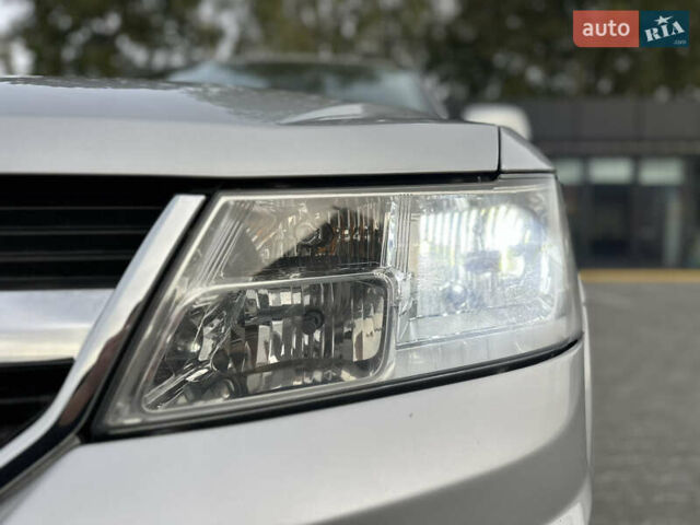 Серый Додж Джорни, объемом двигателя 1.97 л и пробегом 194 тыс. км за 7650 $, фото 6 на Automoto.ua