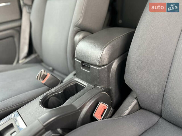 Серый Додж Джорни, объемом двигателя 1.97 л и пробегом 194 тыс. км за 7650 $, фото 72 на Automoto.ua