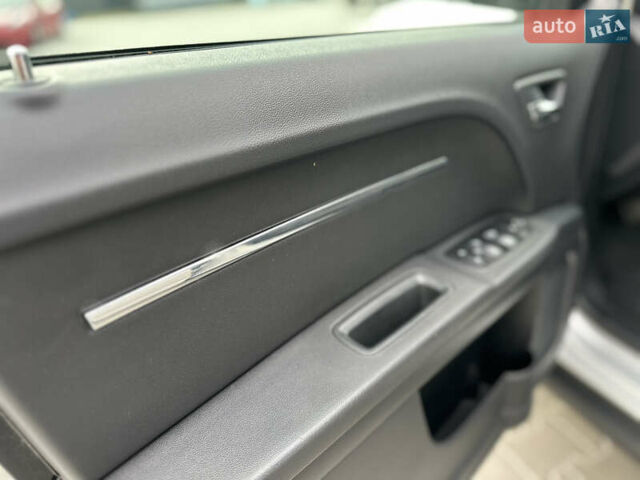 Серый Додж Джорни, объемом двигателя 1.97 л и пробегом 194 тыс. км за 7650 $, фото 53 на Automoto.ua