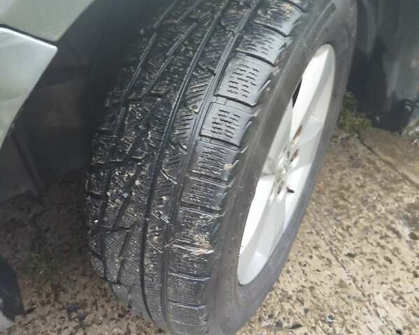 Сірий Додж Джорні, об'ємом двигуна 1.97 л та пробігом 168 тис. км за 8500 $, фото 16 на Automoto.ua