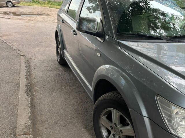 Серый Додж Джорни, объемом двигателя 2.4 л и пробегом 290 тыс. км за 5000 $, фото 3 на Automoto.ua