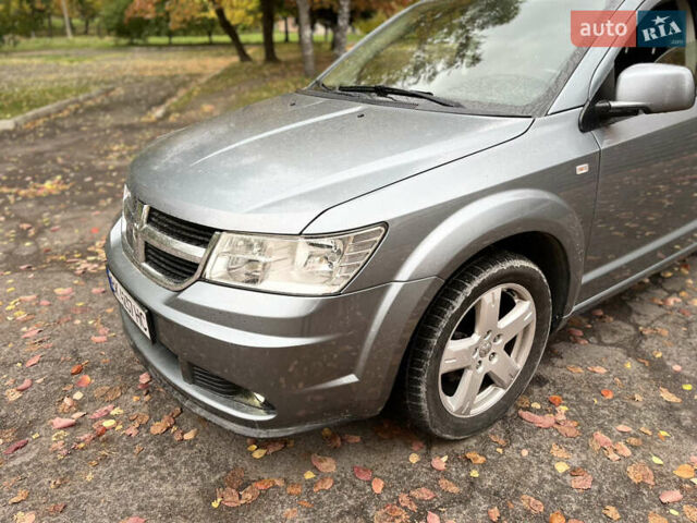 Серый Додж Джорни, объемом двигателя 1.97 л и пробегом 250 тыс. км за 8499 $, фото 18 на Automoto.ua