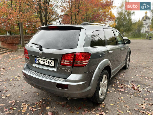 Серый Додж Джорни, объемом двигателя 1.97 л и пробегом 250 тыс. км за 8499 $, фото 7 на Automoto.ua