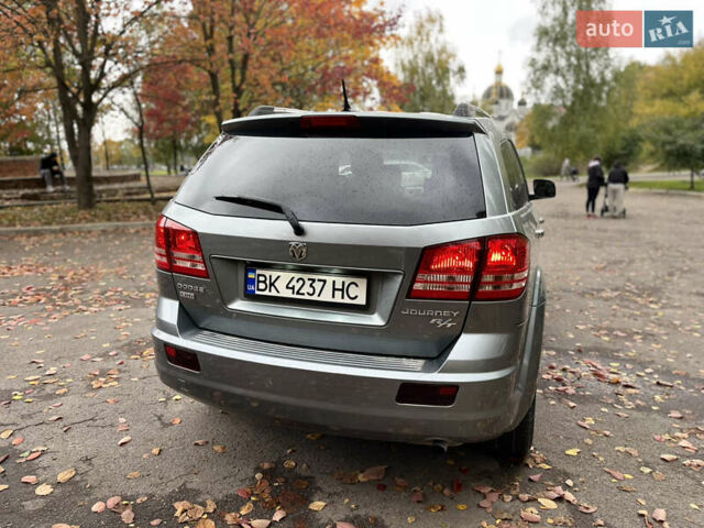 Серый Додж Джорни, объемом двигателя 1.97 л и пробегом 250 тыс. км за 8499 $, фото 8 на Automoto.ua