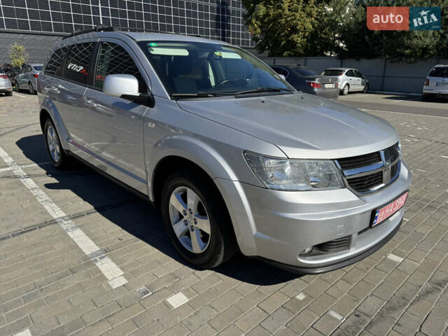 Сірий Додж Джорні, об'ємом двигуна 2 л та пробігом 205 тис. км за 9500 $, фото 2 на Automoto.ua
