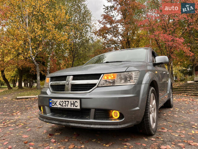 Серый Додж Джорни, объемом двигателя 1.97 л и пробегом 250 тыс. км за 8499 $, фото 16 на Automoto.ua
