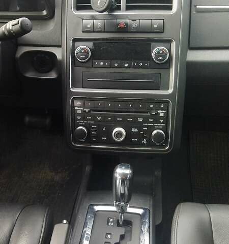 Сірий Додж Джорні, об'ємом двигуна 2 л та пробігом 165 тис. км за 9900 $, фото 6 на Automoto.ua