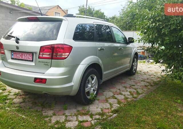 Сірий Додж Джорні, об'ємом двигуна 2 л та пробігом 165 тис. км за 9900 $, фото 2 на Automoto.ua