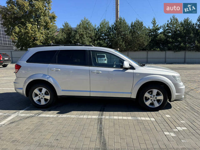 Сірий Додж Джорні, об'ємом двигуна 2 л та пробігом 205 тис. км за 9500 $, фото 3 на Automoto.ua