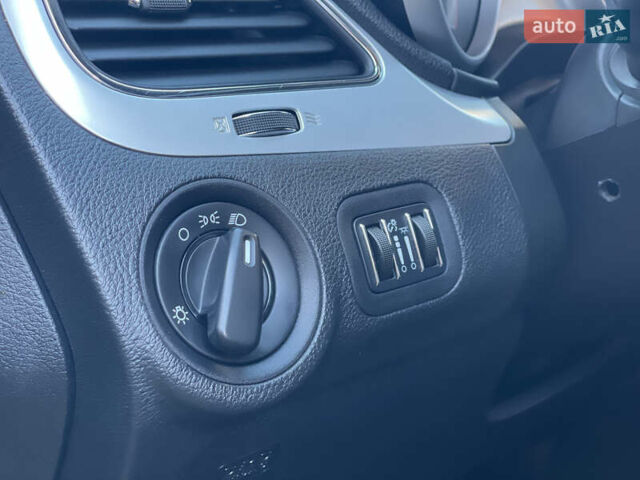 Серый Додж Джорни, объемом двигателя 2.36 л и пробегом 272 тыс. км за 9300 $, фото 18 на Automoto.ua