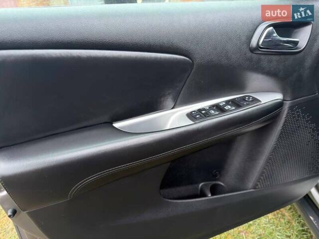 Сірий Додж Джорні, об'ємом двигуна 3.61 л та пробігом 249 тис. км за 8970 $, фото 12 на Automoto.ua