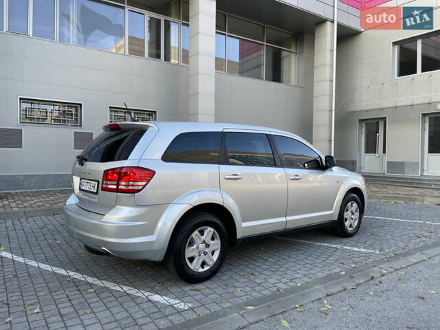 Серый Додж Джорни, объемом двигателя 2.36 л и пробегом 272 тыс. км за 9300 $, фото 9 на Automoto.ua