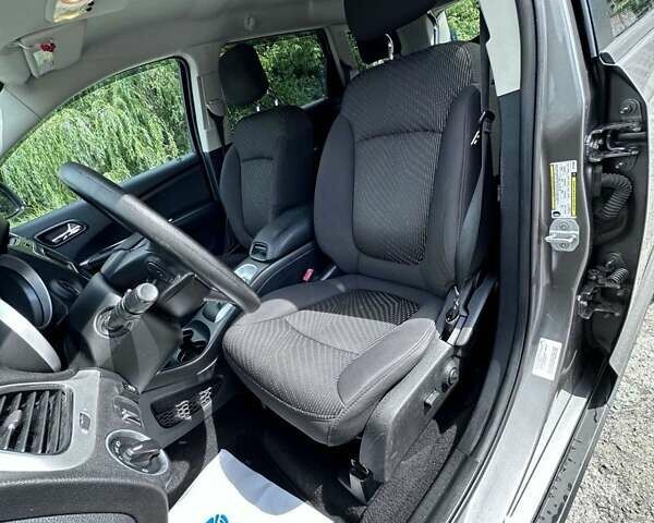 Додж Джорни 2012 в Киеве на Automoto.ua Серый Додж Джорни, объемом двигателя 2.36 л и пробегом 255 тыс. км за 9000 $, фото 22 на Automoto.ua