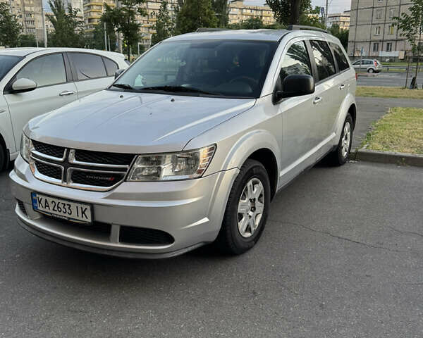 Серый Додж Джорни, объемом двигателя 2.36 л и пробегом 260 тыс. км за 8400 $, фото 3 на Automoto.ua