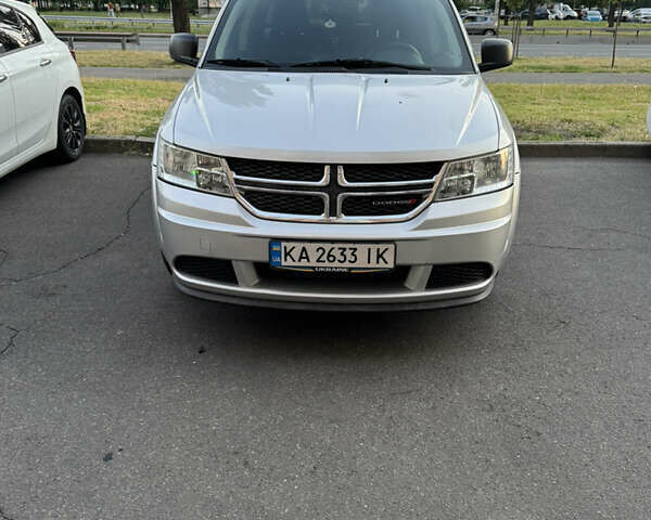 Серый Додж Джорни, объемом двигателя 2.36 л и пробегом 260 тыс. км за 8400 $, фото 4 на Automoto.ua