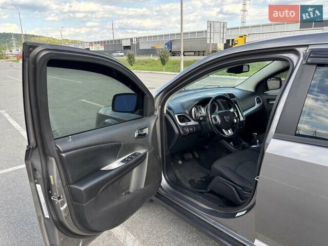 Серый Додж Джорни, объемом двигателя 2.36 л и пробегом 185 тыс. км за 11000 $, фото 24 на Automoto.ua