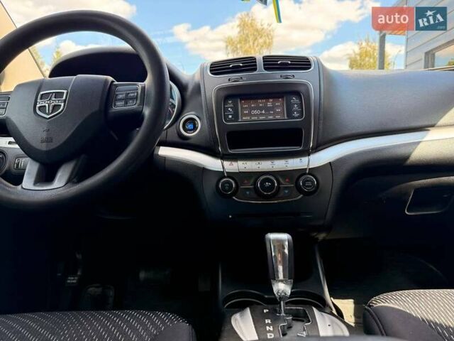 Серый Додж Джорни, объемом двигателя 2.36 л и пробегом 177 тыс. км за 9800 $, фото 33 на Automoto.ua