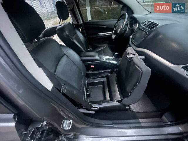 Сірий Додж Джорні, об'ємом двигуна 3.6 л та пробігом 157 тис. км за 12900 $, фото 17 на Automoto.ua