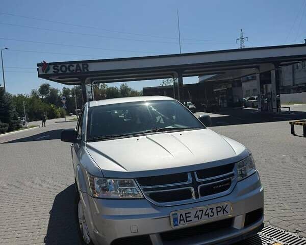 Сірий Додж Джорні, об'ємом двигуна 2.36 л та пробігом 136 тис. км за 10000 $, фото 2 на Automoto.ua