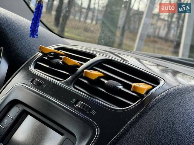 Серый Додж Джорни, объемом двигателя 3.6 л и пробегом 189 тыс. км за 8950 $, фото 37 на Automoto.ua