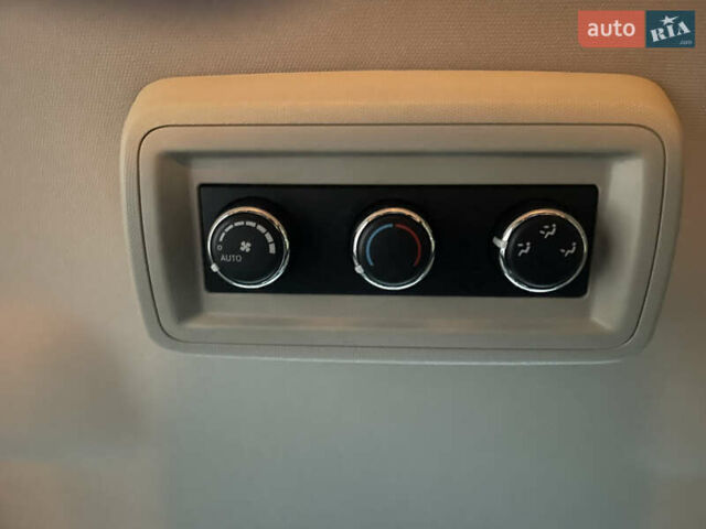 Сірий Додж Джорні, об'ємом двигуна 3.6 л та пробігом 157 тис. км за 12900 $, фото 20 на Automoto.ua