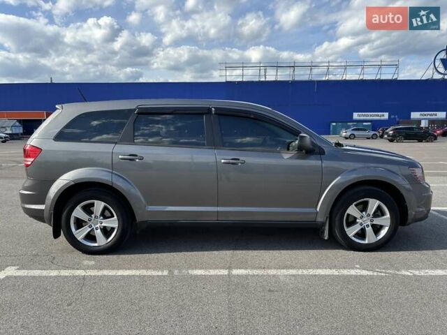 Серый Додж Джорни, объемом двигателя 2.36 л и пробегом 185 тыс. км за 11000 $, фото 16 на Automoto.ua