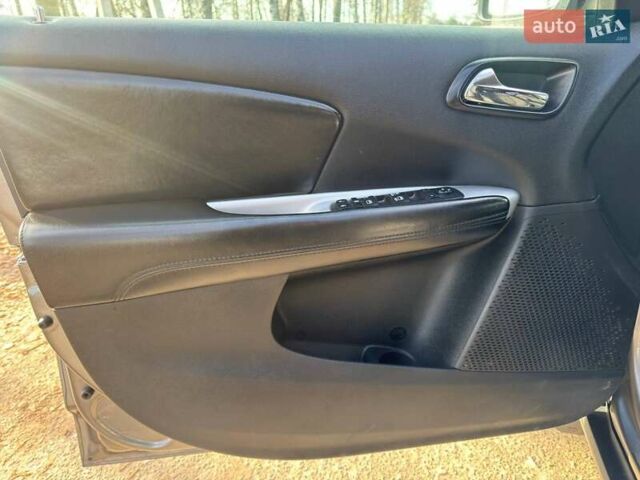 Серый Додж Джорни, объемом двигателя 3.6 л и пробегом 189 тыс. км за 8950 $, фото 21 на Automoto.ua