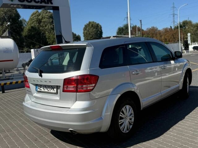 Серый Додж Джорни, объемом двигателя 2.4 л и пробегом 137 тыс. км за 10000 $, фото 3 на Automoto.ua