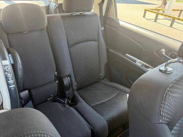 Серый Додж Джорни, объемом двигателя 2.4 л и пробегом 137 тыс. км за 10000 $, фото 10 на Automoto.ua