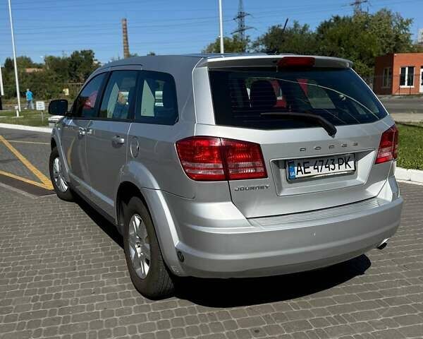 Сірий Додж Джорні, об'ємом двигуна 2.36 л та пробігом 136 тис. км за 10000 $, фото 3 на Automoto.ua