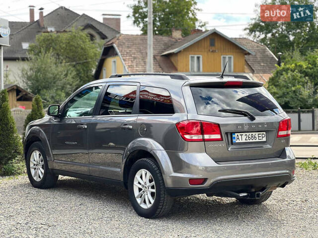 Сірий Додж Джорні, об'ємом двигуна 2.36 л та пробігом 142 тис. км за 10000 $, фото 5 на Automoto.ua