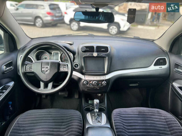 Сірий Додж Джорні, об'ємом двигуна 2.36 л та пробігом 142 тис. км за 10000 $, фото 7 на Automoto.ua