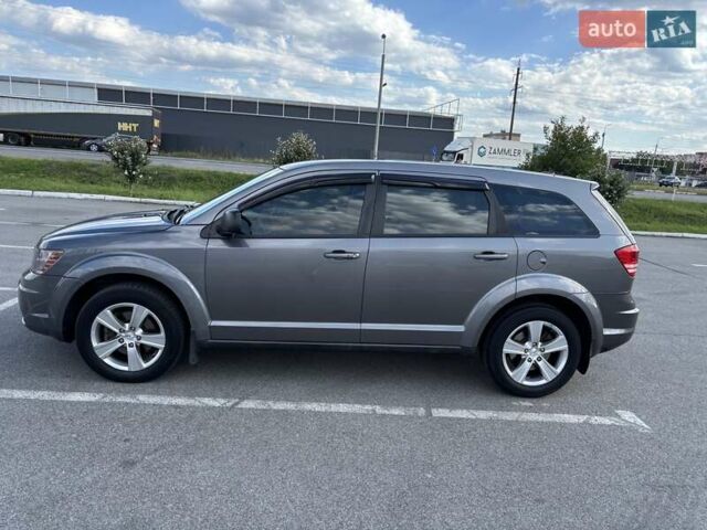 Серый Додж Джорни, объемом двигателя 2.36 л и пробегом 185 тыс. км за 11000 $, фото 4 на Automoto.ua