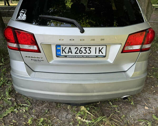 Серый Додж Джорни, объемом двигателя 2.36 л и пробегом 260 тыс. км за 8400 $, фото 1 на Automoto.ua