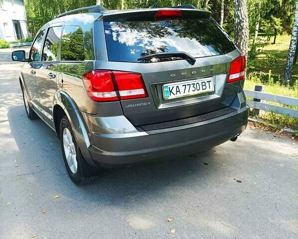 Серый Додж Джорни, объемом двигателя 2.4 л и пробегом 260 тыс. км за 10400 $, фото 6 на Automoto.ua