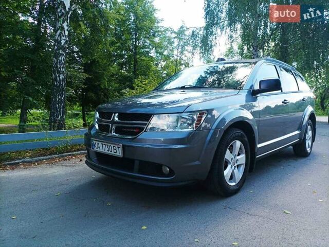 Серый Додж Джорни, объемом двигателя 2.4 л и пробегом 260 тыс. км за 10400 $, фото 2 на Automoto.ua