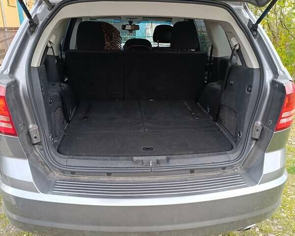 Серый Додж Джорни, объемом двигателя 2.36 л и пробегом 288 тыс. км за 8999 $, фото 5 на Automoto.ua