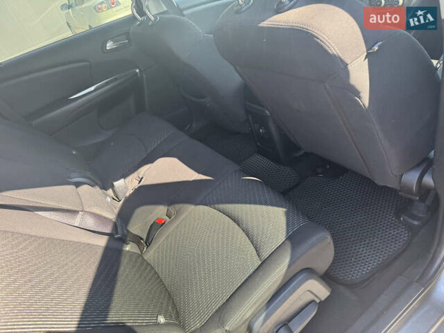 Серый Додж Джорни, объемом двигателя 2.4 л и пробегом 310 тыс. км за 8200 $, фото 14 на Automoto.ua