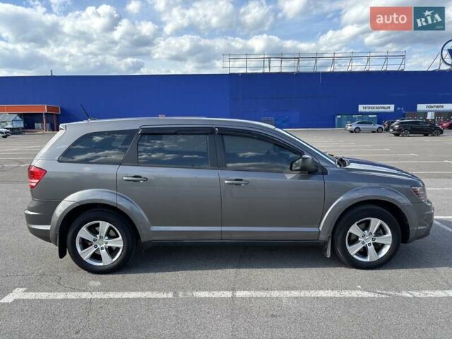 Серый Додж Джорни, объемом двигателя 2.36 л и пробегом 185 тыс. км за 11000 $, фото 15 на Automoto.ua