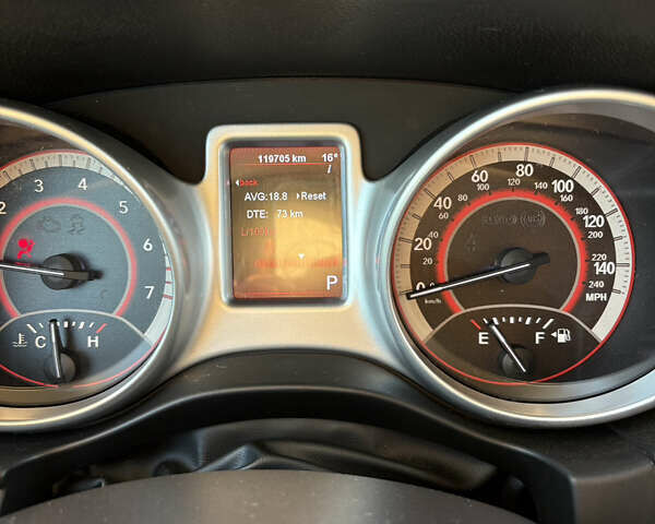 Сірий Додж Джорні, об'ємом двигуна 2.4 л та пробігом 120 тис. км за 9700 $, фото 4 на Automoto.ua