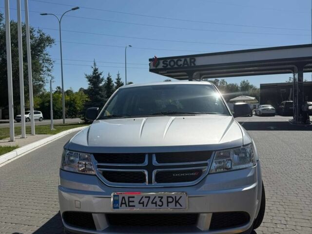 Серый Додж Джорни, объемом двигателя 2.4 л и пробегом 137 тыс. км за 10000 $, фото 2 на Automoto.ua