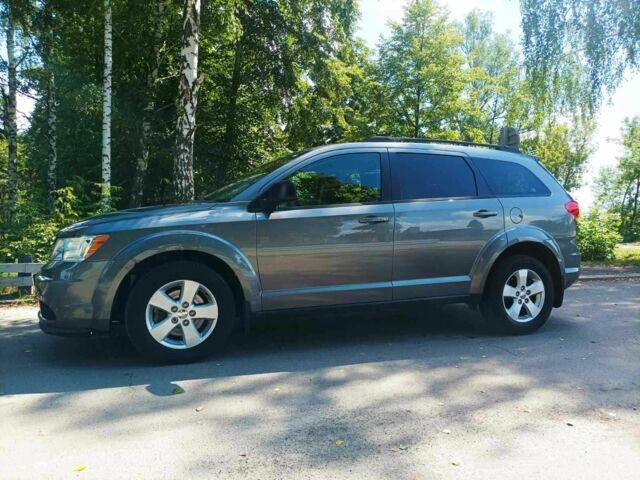 Сірий Додж Джорні, об'ємом двигуна 2.4 л та пробігом 260 тис. км за 9300 $, фото 2 на Automoto.ua