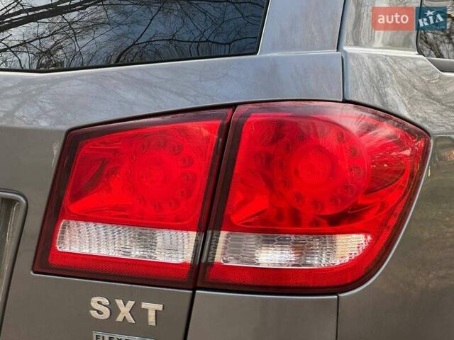 Серый Додж Джорни, объемом двигателя 3.6 л и пробегом 189 тыс. км за 8950 $, фото 14 на Automoto.ua