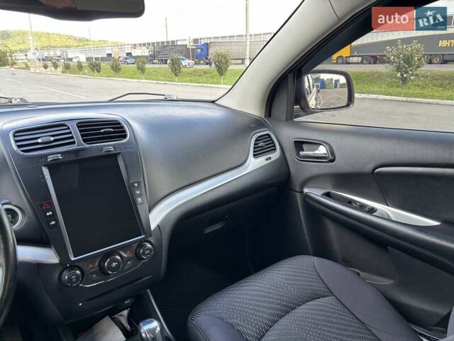 Серый Додж Джорни, объемом двигателя 2.36 л и пробегом 185 тыс. км за 11000 $, фото 33 на Automoto.ua