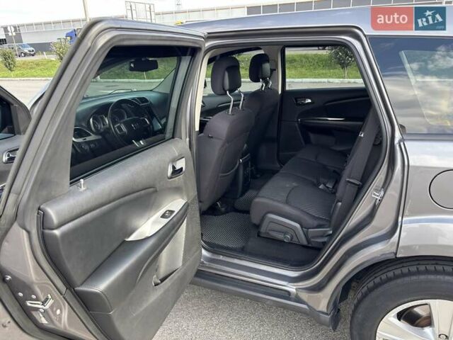 Серый Додж Джорни, объемом двигателя 2.36 л и пробегом 185 тыс. км за 11000 $, фото 26 на Automoto.ua