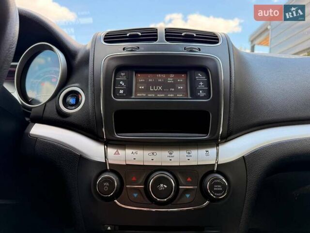 Серый Додж Джорни, объемом двигателя 2.36 л и пробегом 177 тыс. км за 9800 $, фото 23 на Automoto.ua