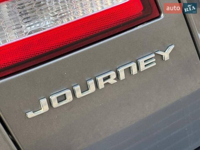 Серый Додж Джорни, объемом двигателя 3.6 л и пробегом 189 тыс. км за 8950 $, фото 17 на Automoto.ua