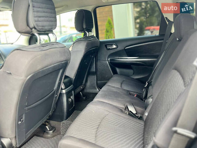 Сірий Додж Джорні, об'ємом двигуна 2.36 л та пробігом 142 тис. км за 10000 $, фото 9 на Automoto.ua