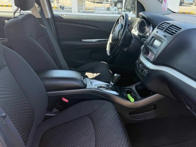 Серый Додж Джорни, объемом двигателя 2.4 л и пробегом 137 тыс. км за 10000 $, фото 7 на Automoto.ua